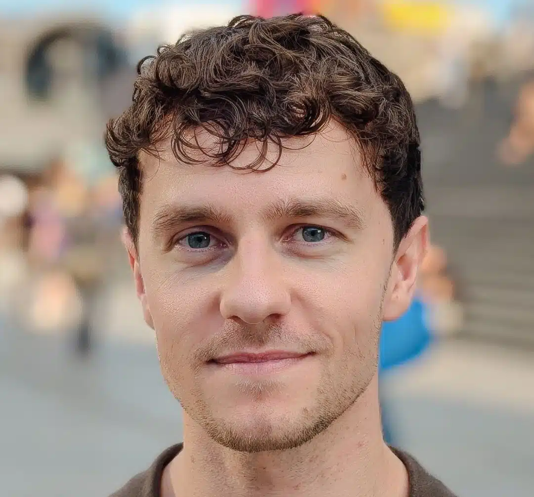 Niels Couvreur Headshot
