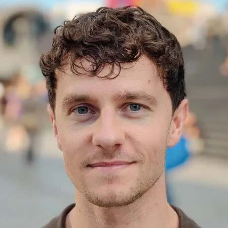 Niels Couvreur Headshot
